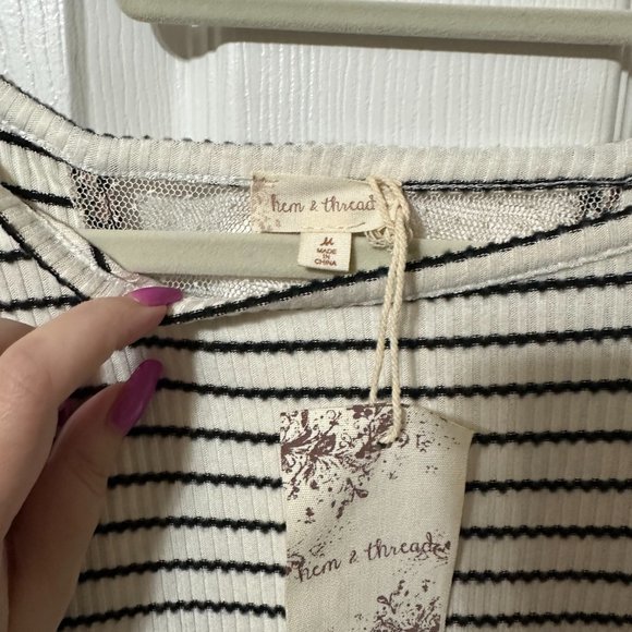 Hem & Thread Striped Top Lace Back Medium NWT - Picture 3 of 5